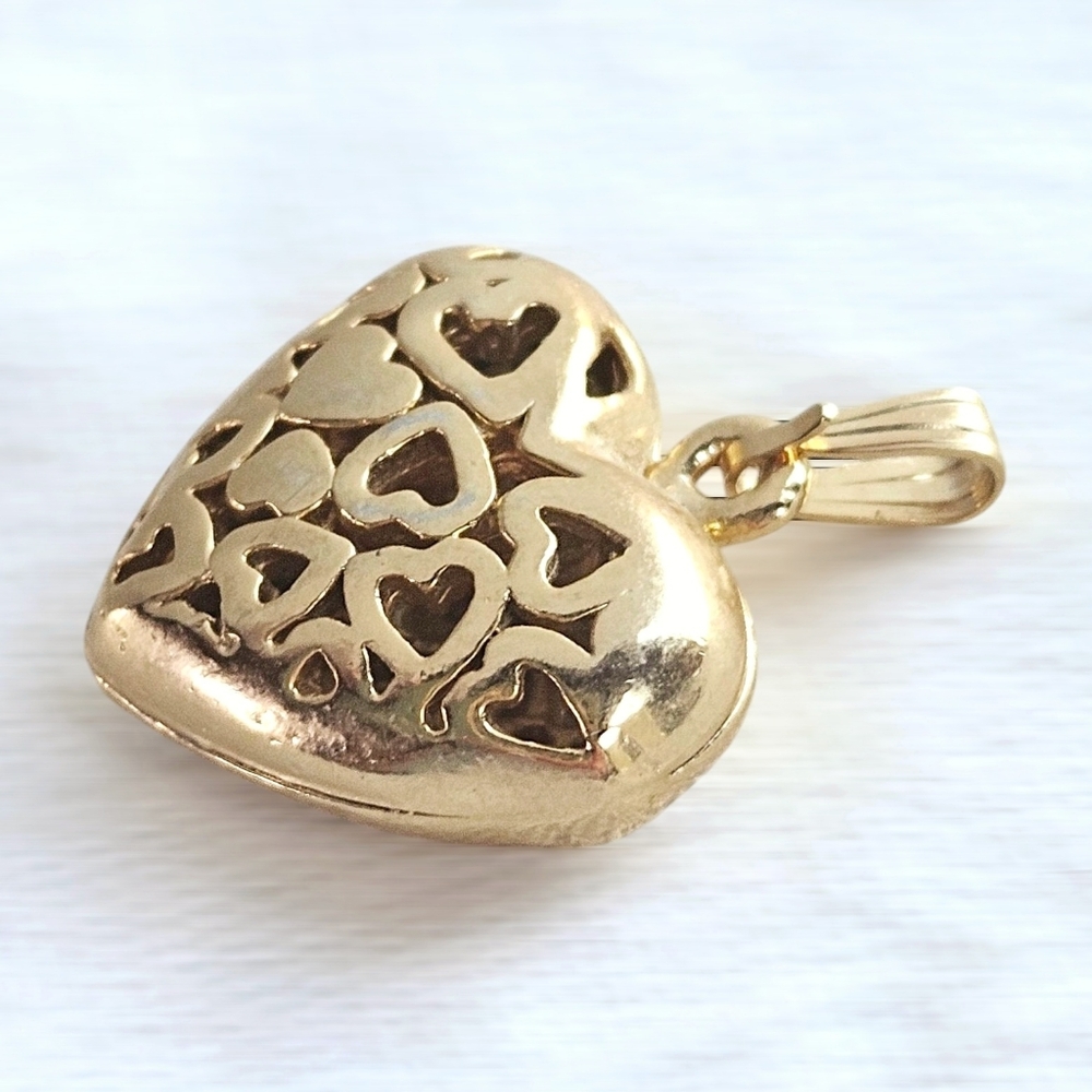 Gold Heart Necklace Pendents - Picture 4 of 6